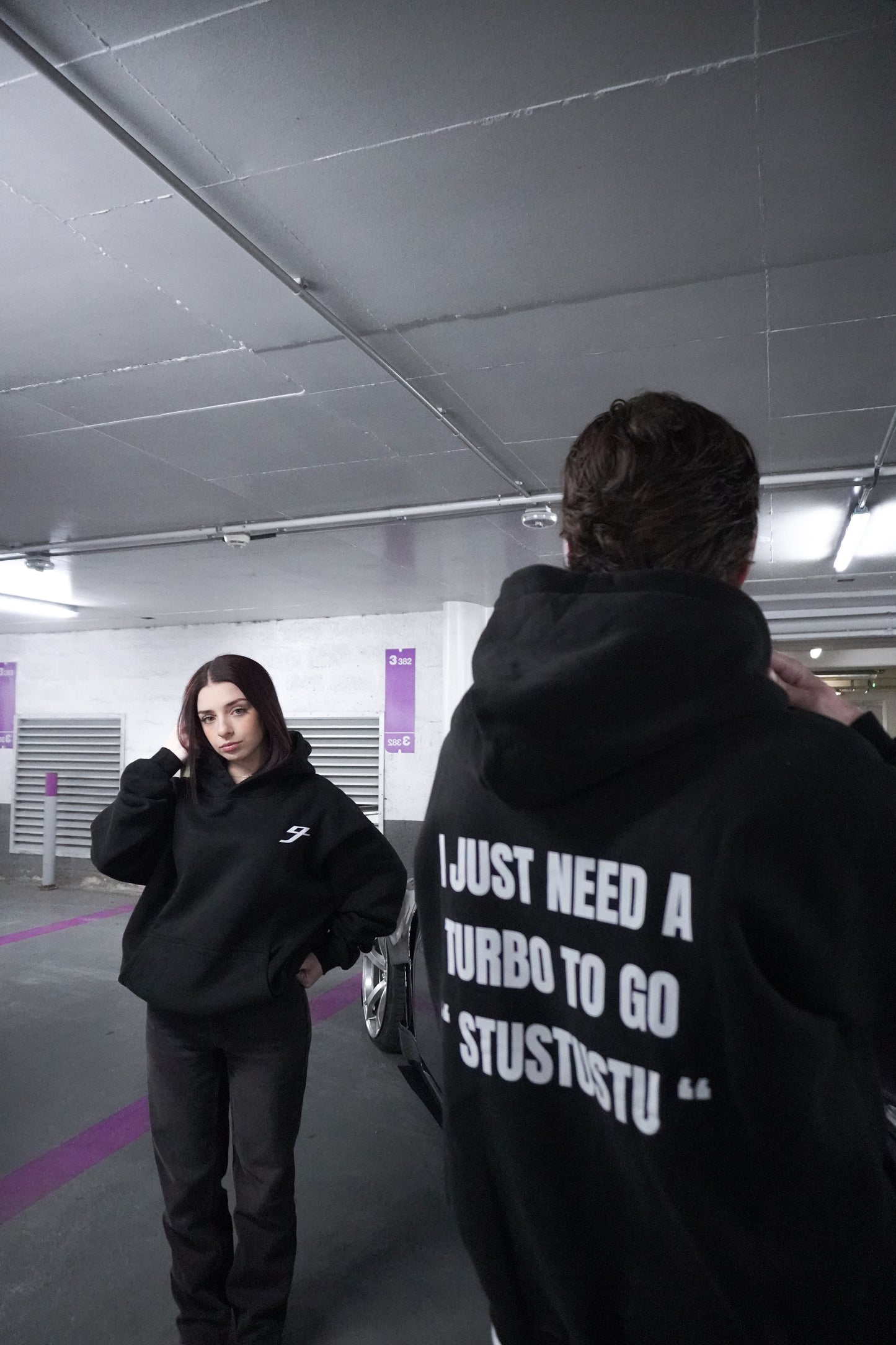 STUSTUSTU HOODIE