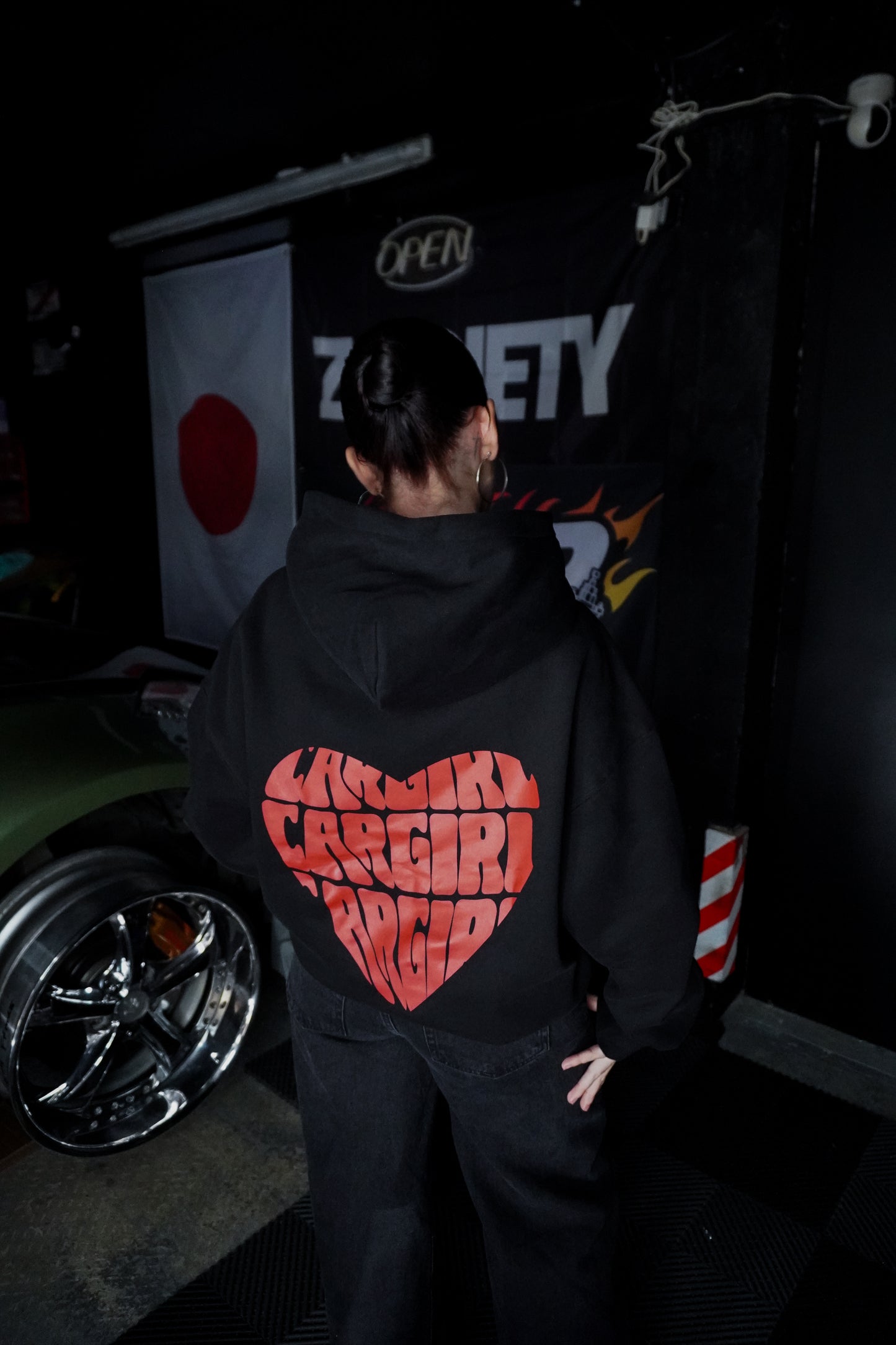 HOODIE HEART CAR GIRL