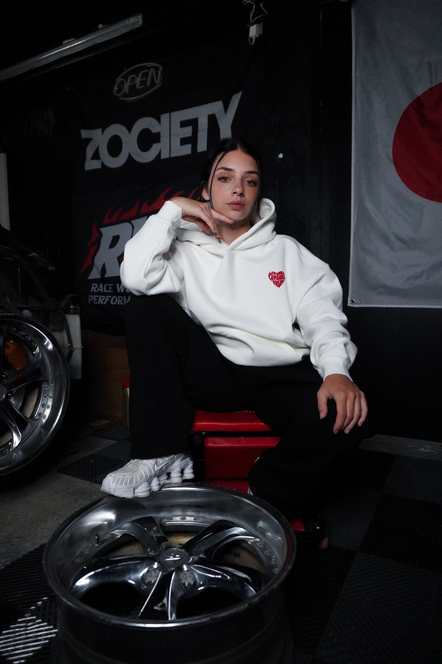 HOODIE HEART CAR GIRL